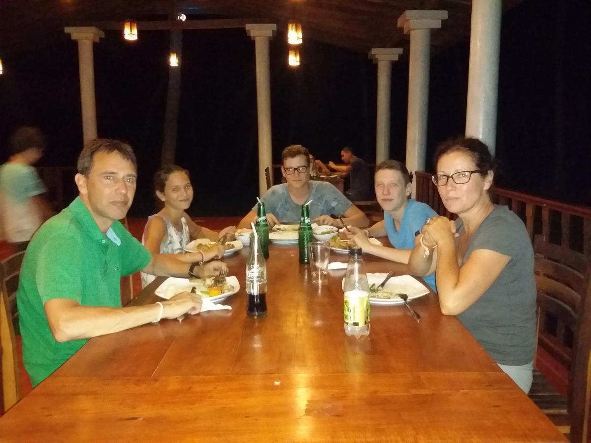 Darwins Beach Resort Tangalle Kültér fotó