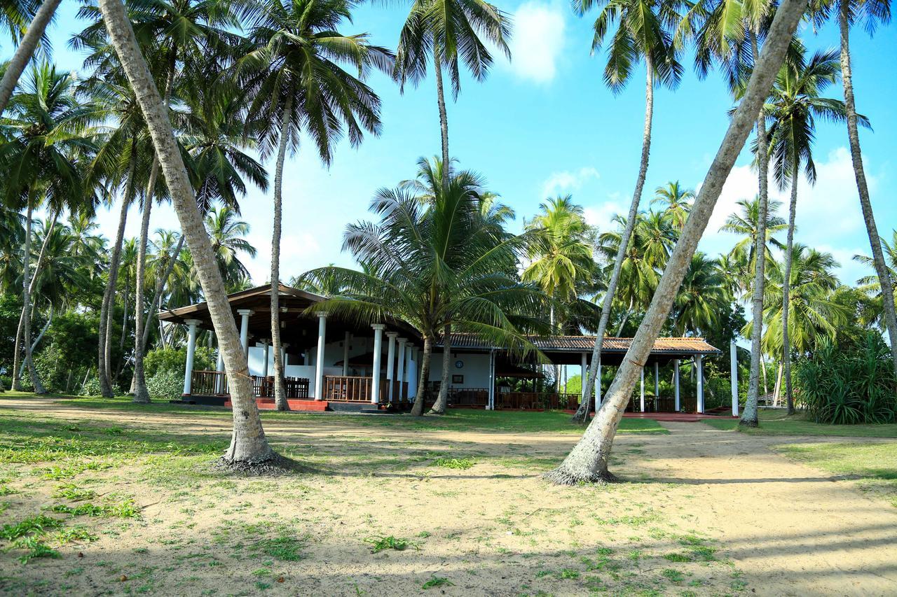 Darwins Beach Resort Tangalle Kültér fotó