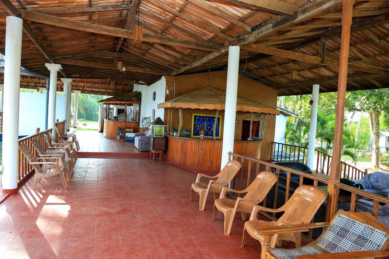 Darwins Beach Resort Tangalle Kültér fotó