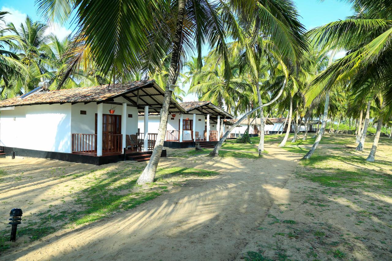 Darwins Beach Resort Tangalle Kültér fotó