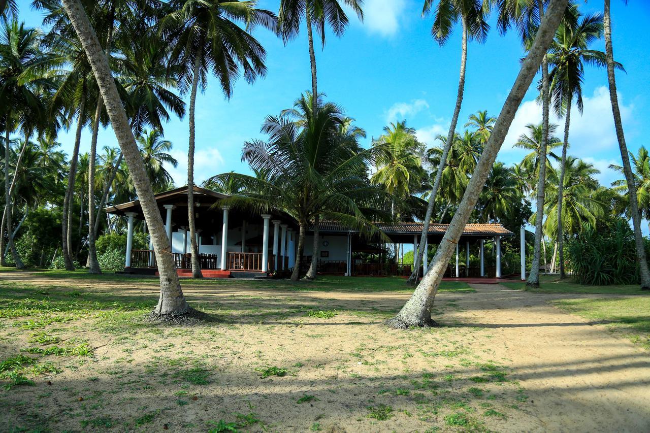 Darwins Beach Resort Tangalle Kültér fotó