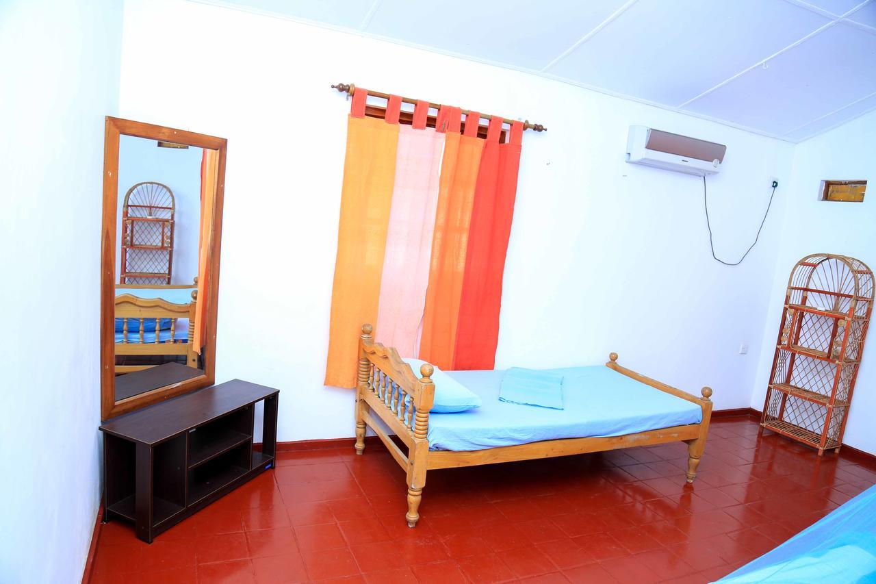 Darwins Beach Resort Tangalle Kültér fotó