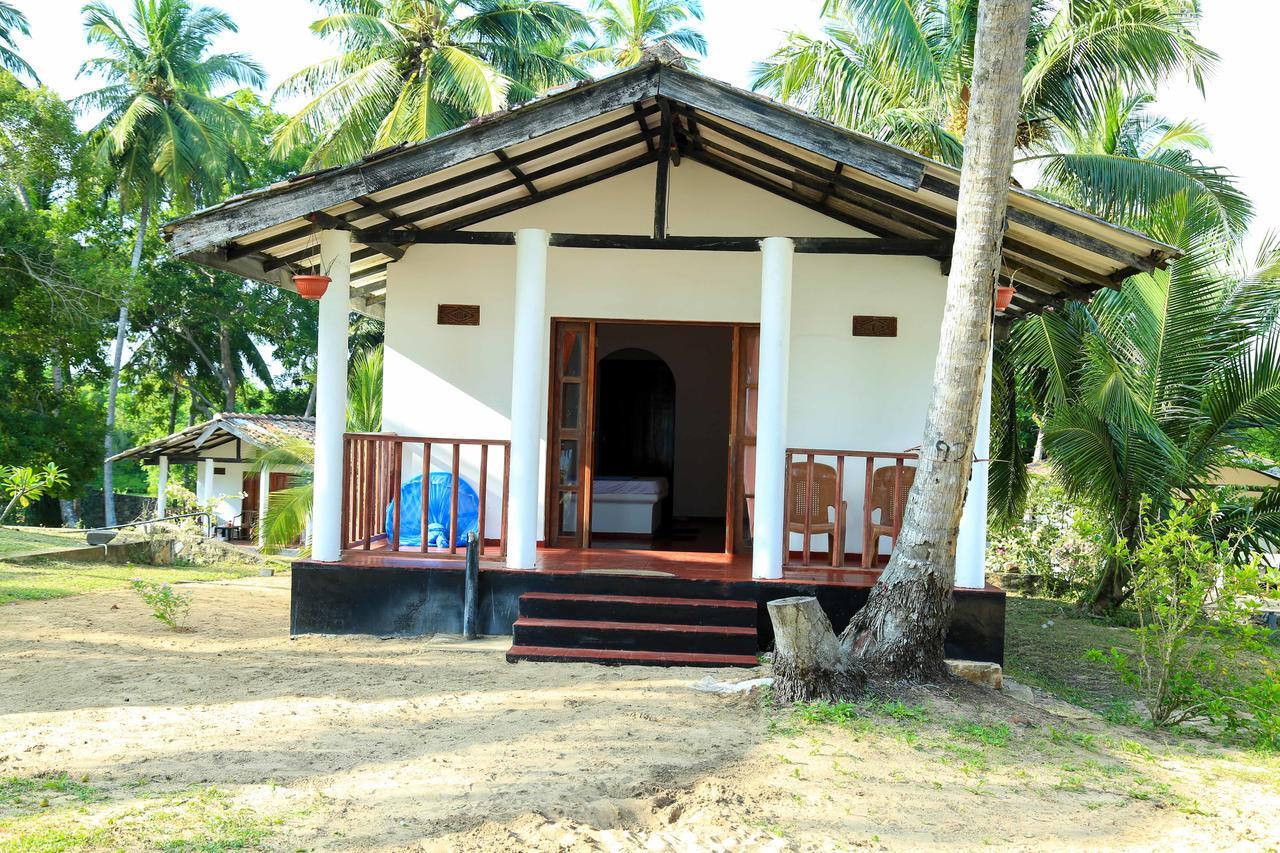 Darwins Beach Resort Tangalle Kültér fotó