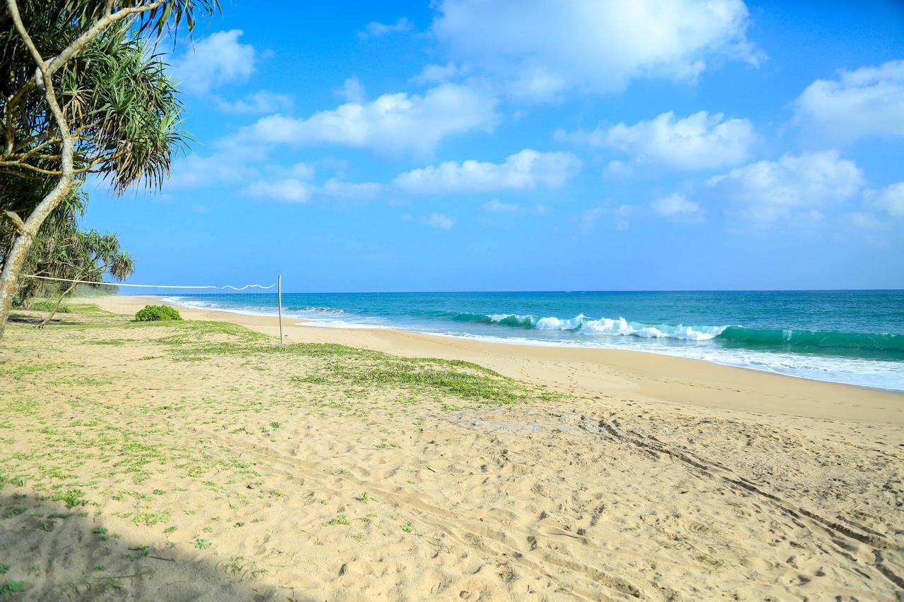 Darwins Beach Resort Tangalle Kültér fotó