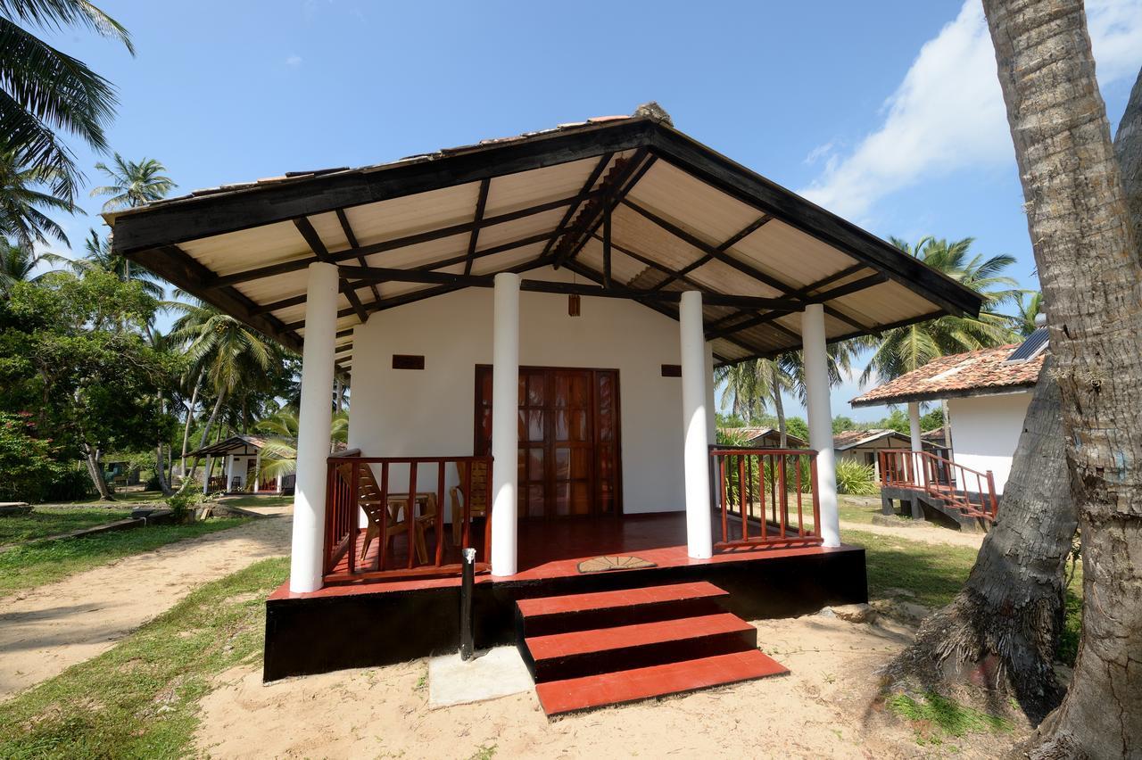 Darwins Beach Resort Tangalle Kültér fotó