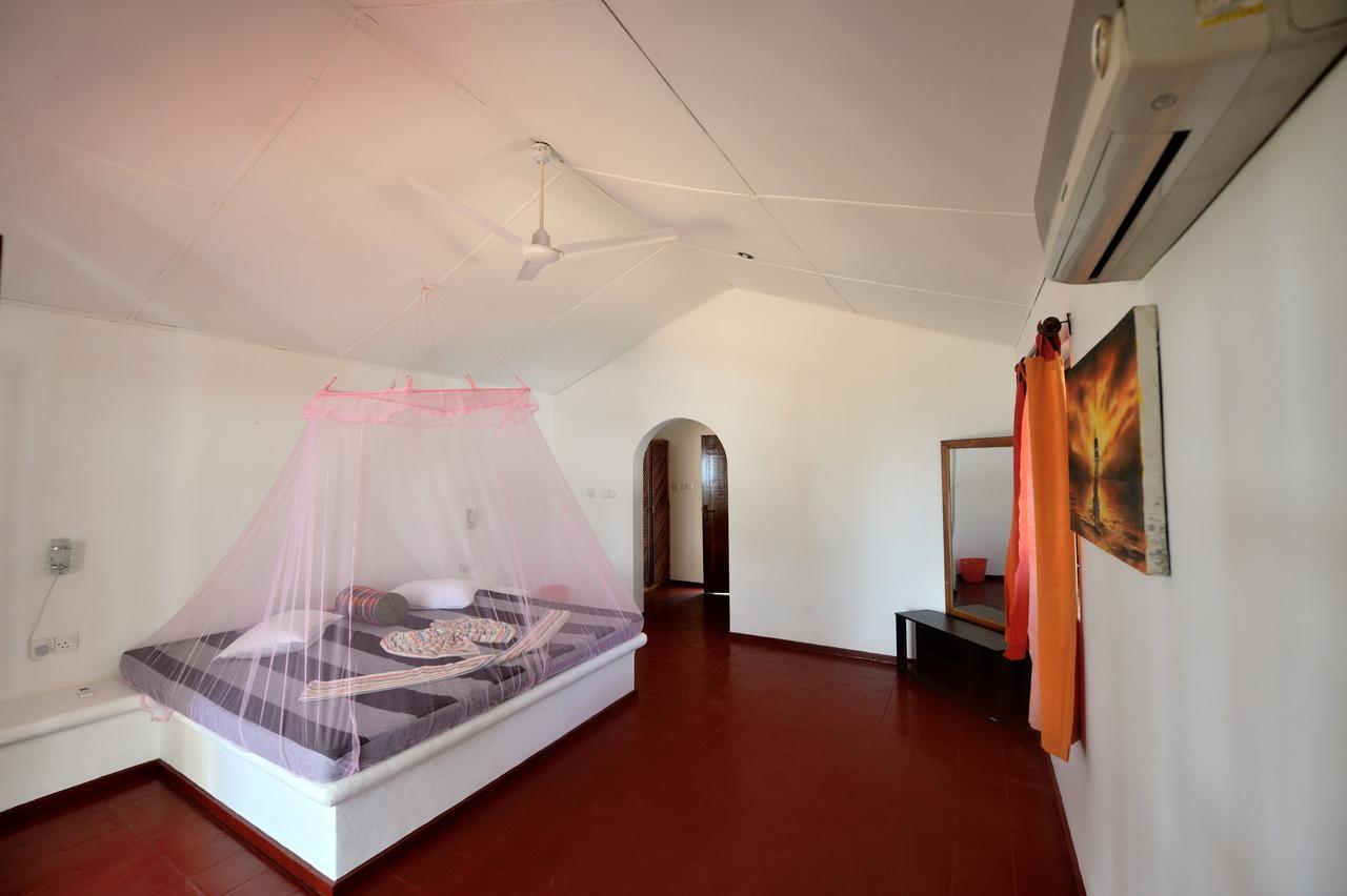 Darwins Beach Resort Tangalle Kültér fotó