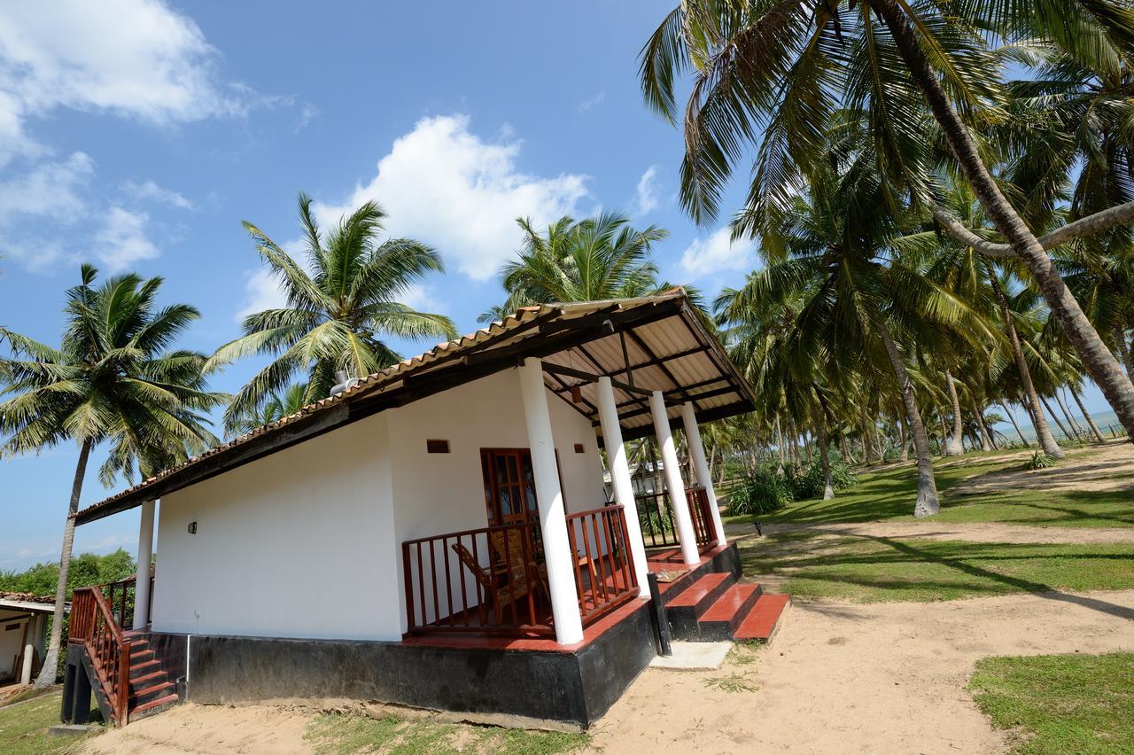 Darwins Beach Resort Tangalle Kültér fotó