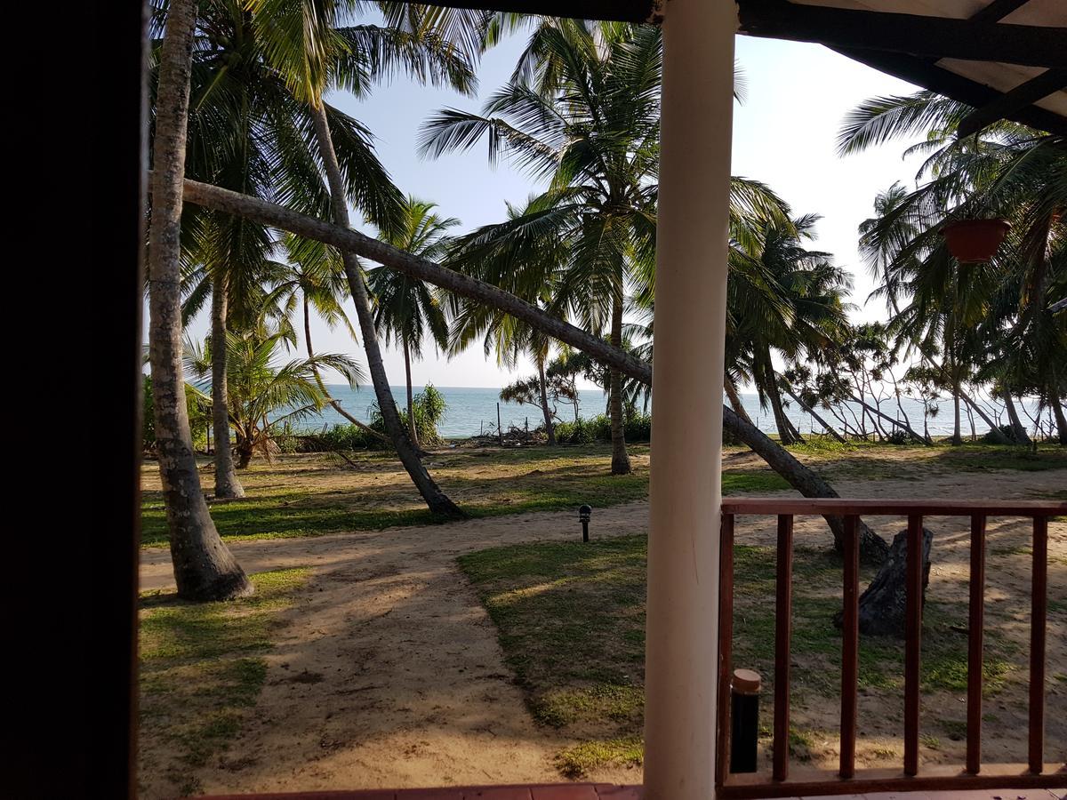 Darwins Beach Resort Tangalle Kültér fotó