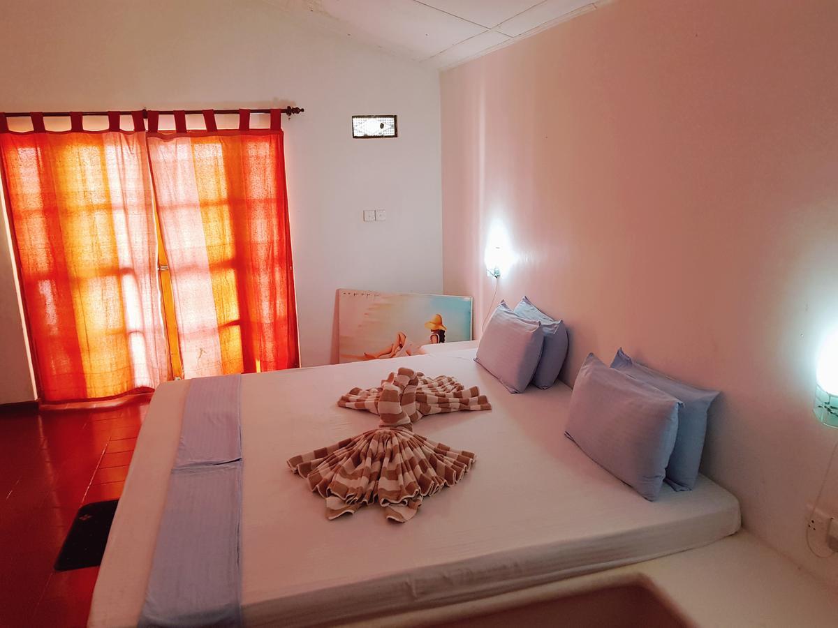 Darwins Beach Resort Tangalle Kültér fotó