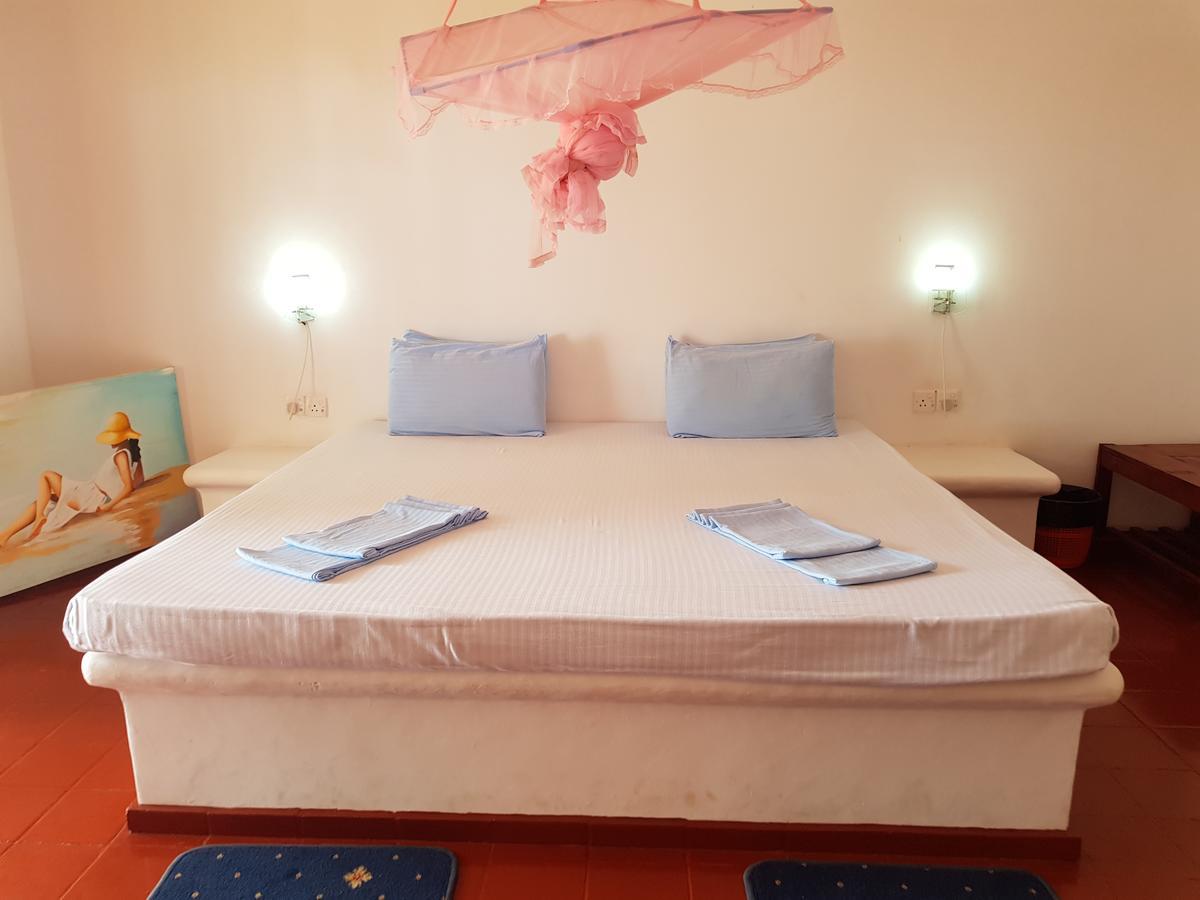 Darwins Beach Resort Tangalle Kültér fotó